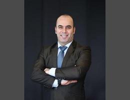 العميل Omar Mankal