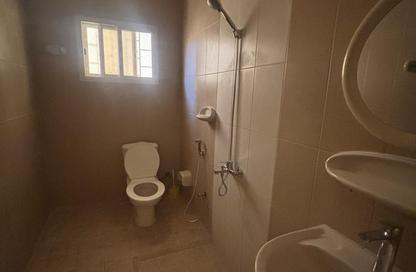 Apartment - 2 Bedrooms - 2 Bathrooms for rent in Jid Ali - Central Governorate