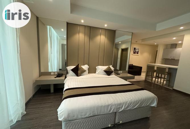 902460 - Property Image 3