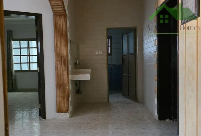 904311 - Property Image 2