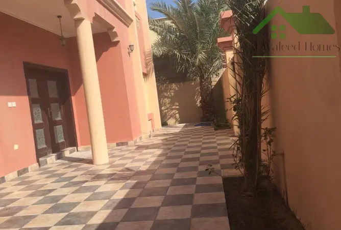 895232 - Property Image 2