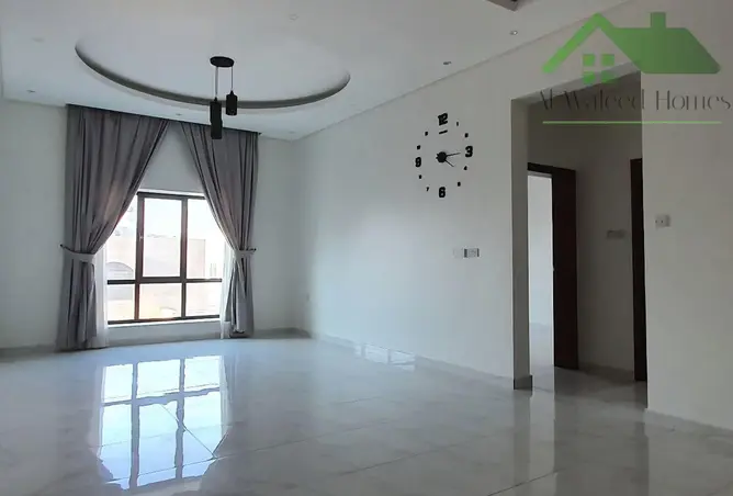 726052 - Property Image 2