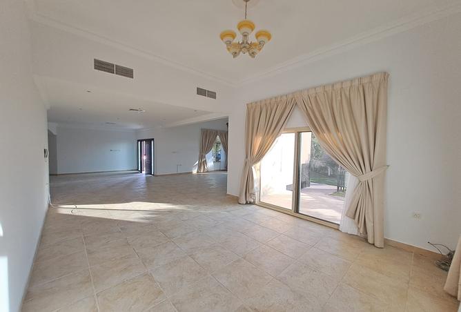 52571418 - Property Image 2