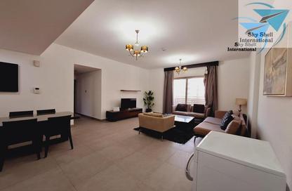 Apartment - 2 Bedrooms - 3 Bathrooms for rent in Al Juffair - Capital Governorate