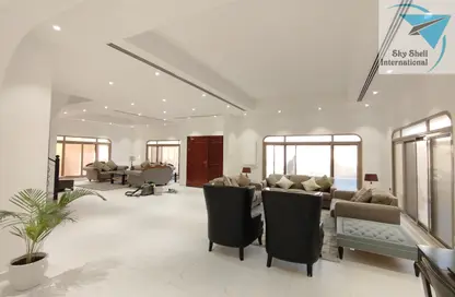 Villa - 4 Bedrooms - 5 Bathrooms for rent in Saar - Northern Governorate