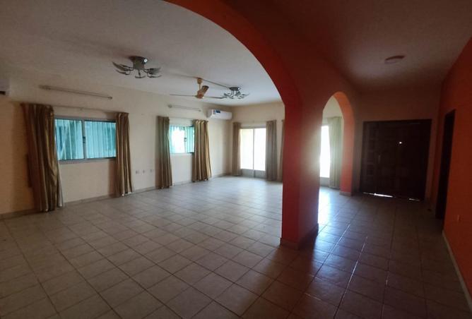 995749 - Property Image 3