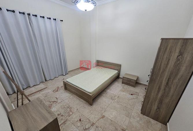 995742 - Property Image 2