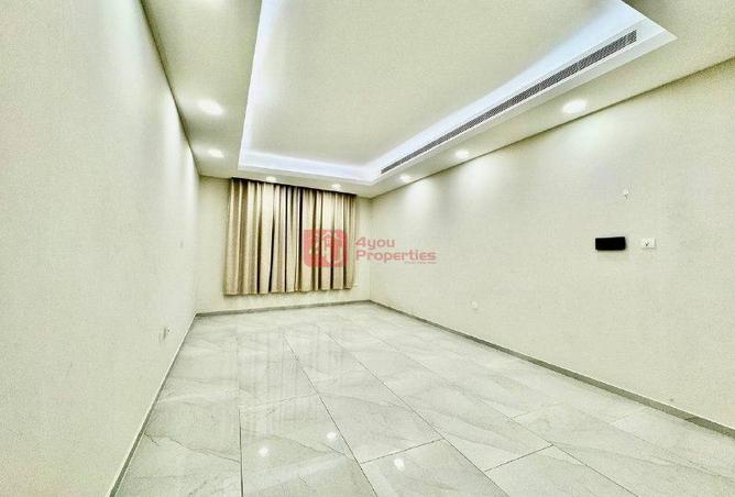 995413 - Property Image 2