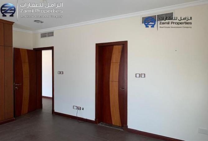 711477 - Property Image 3