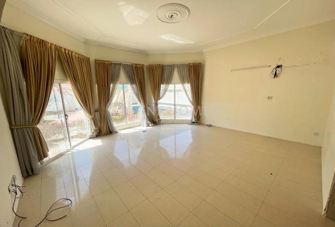 880970 - Property Image 2