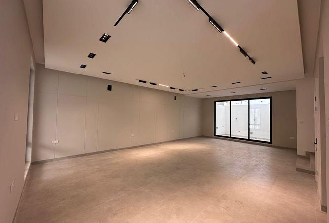 906966 - Property Image 2