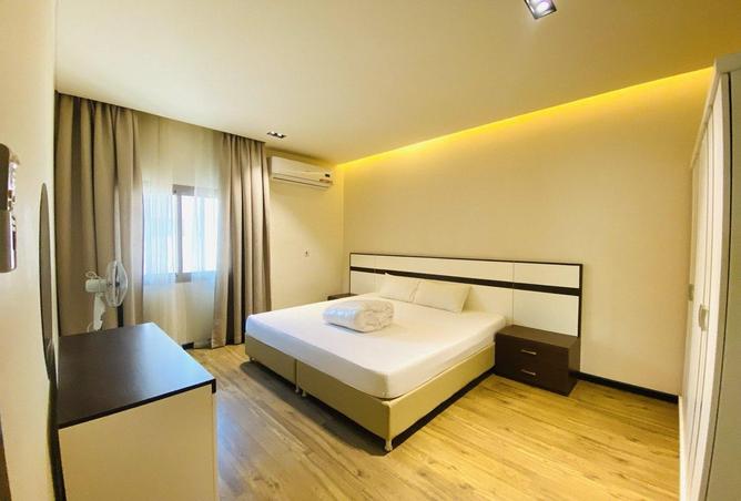 851305 - Property Image 3