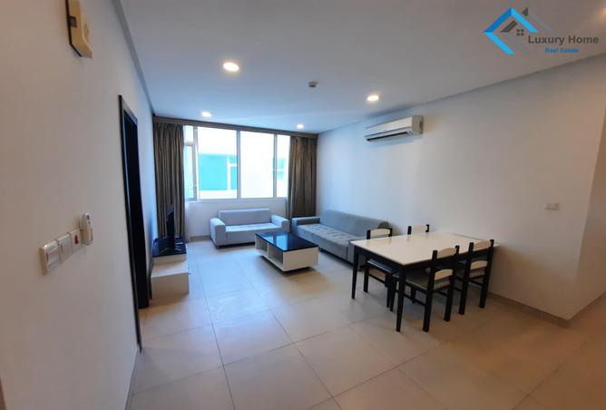 833749 - Property Image 2