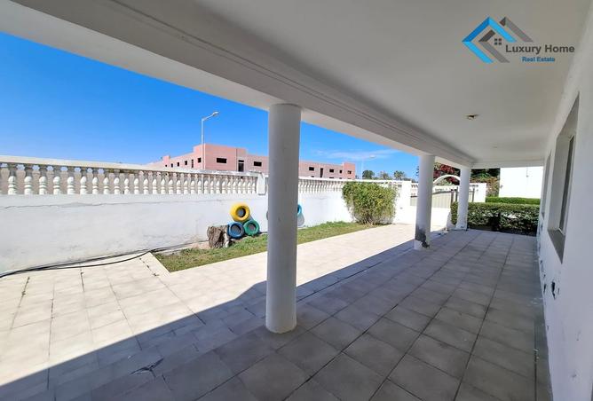 909394 - Property Image 2