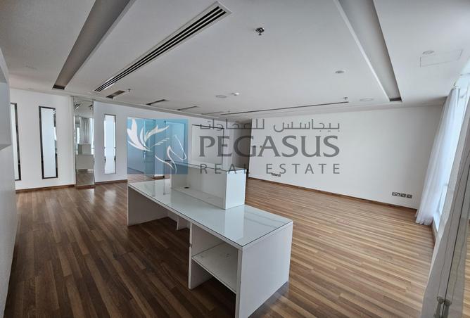 898056 - Property Image 2