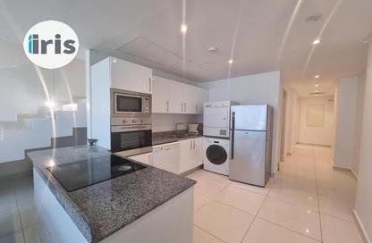 Duplex - 3 Bedrooms - 4 Bathrooms for rent in Al Juffair - Capital Governorate