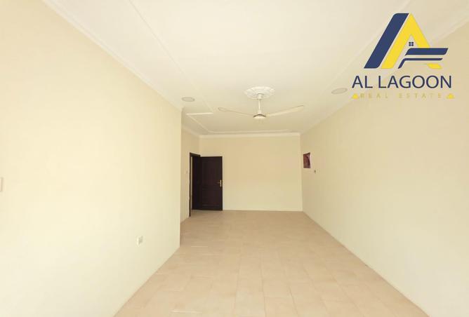 906098 - Property Image 2