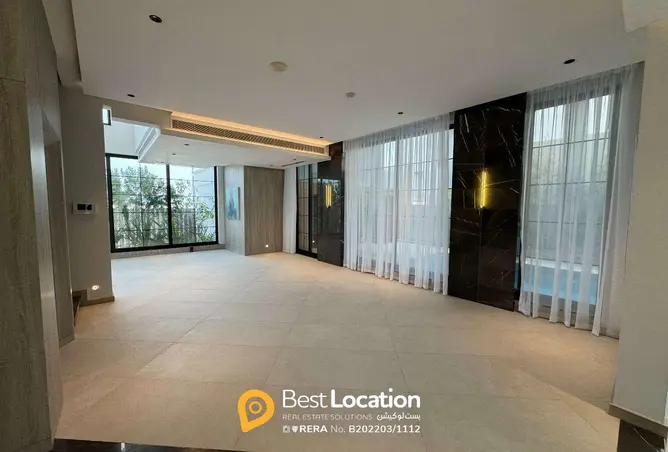 895327 - Property Image 2