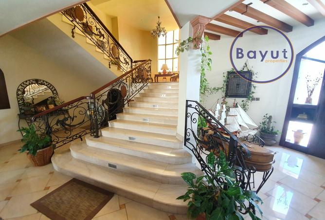 915595 - Property Image 2