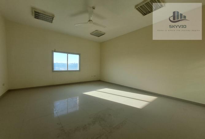 863990 - Property Image 2