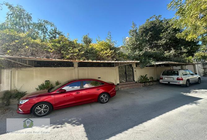 880647 - Property Main Image