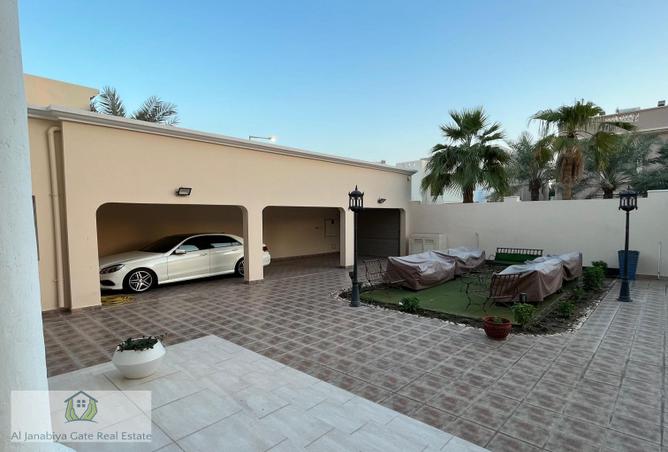 899722 - Property Image 2