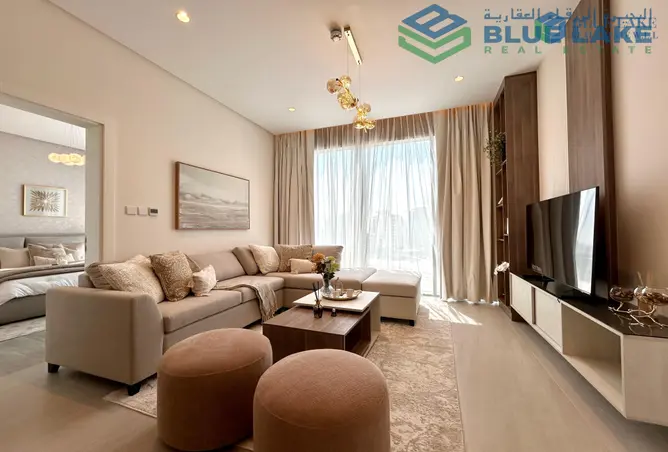 910143 - Property Image 2