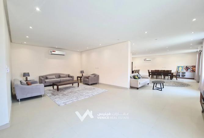 910750 - Property Image 3