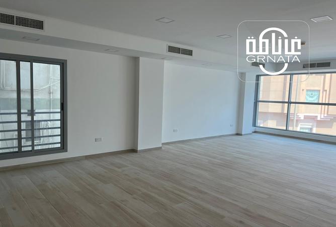 900330 - Property Image 3