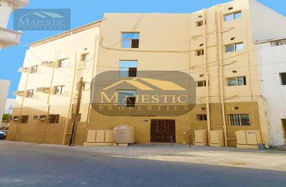 عمارة بالكامل - استوديو - 8 حمامات للبيع في الحد - المحرق