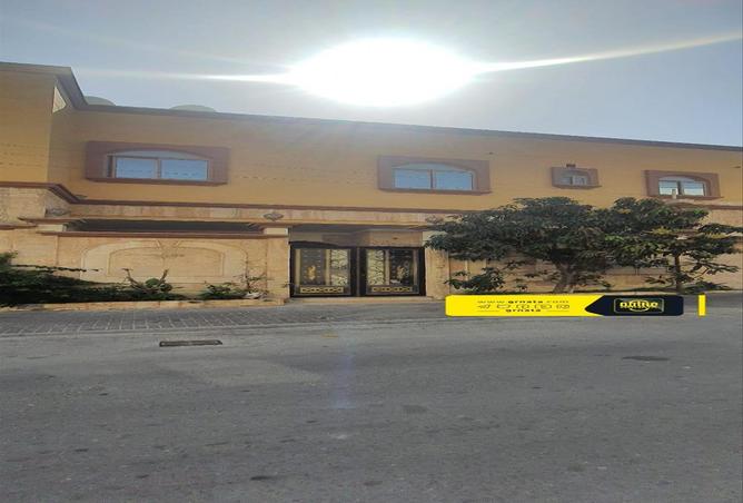 827951 - Property Image 2