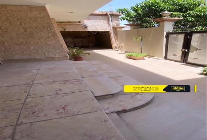 827951 - Property Image 3