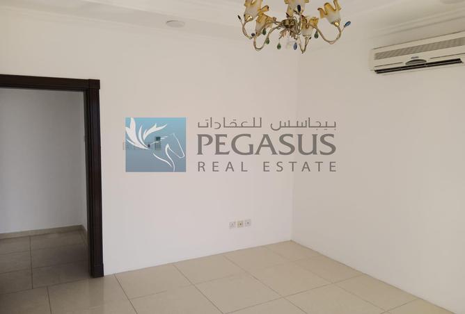 806765 - Property Image 3