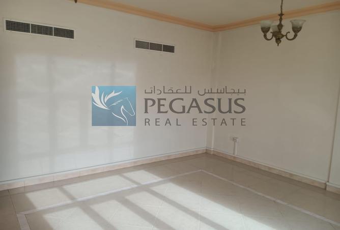 985490 - Property Image 2