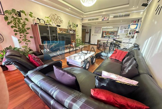 842287 - Property Image 2