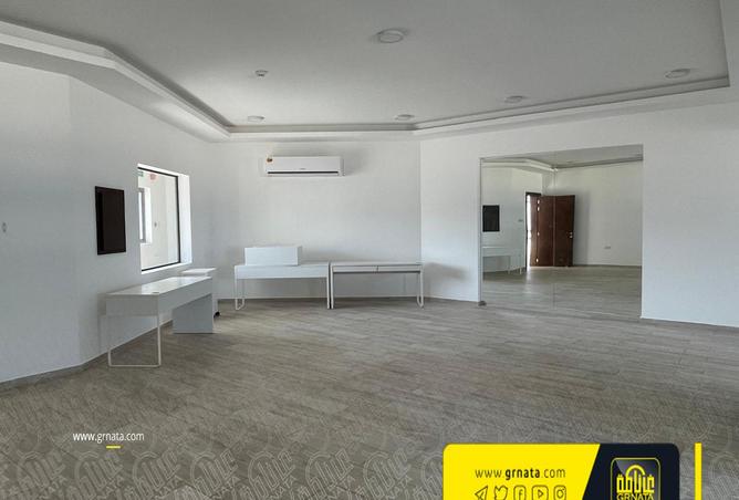 865998 - Property Main Image