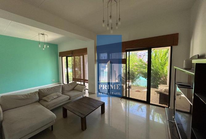 956637 - Property Image 3