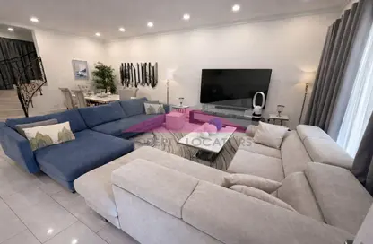 Villa - 4 Bedrooms - 5 Bathrooms for rent in Al Juffair - Capital Governorate