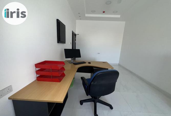 913570 - Property Image 3