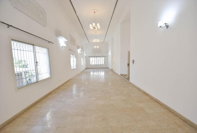 995039 - Property Image 2