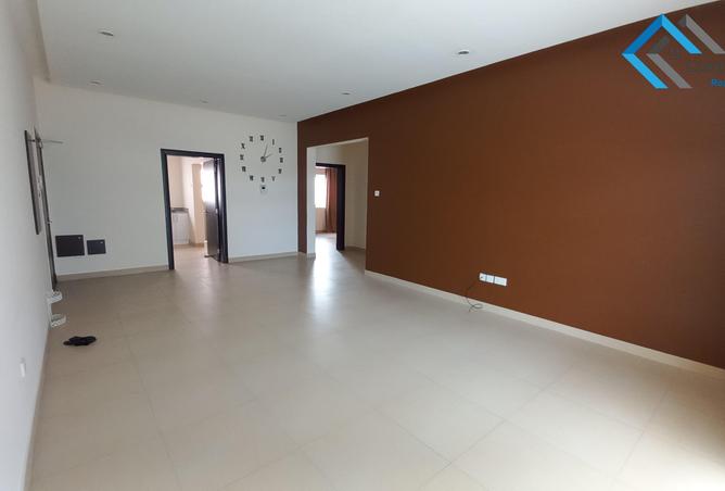 913040 - Property Image 2