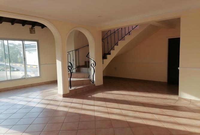 975425 - Property Image 3