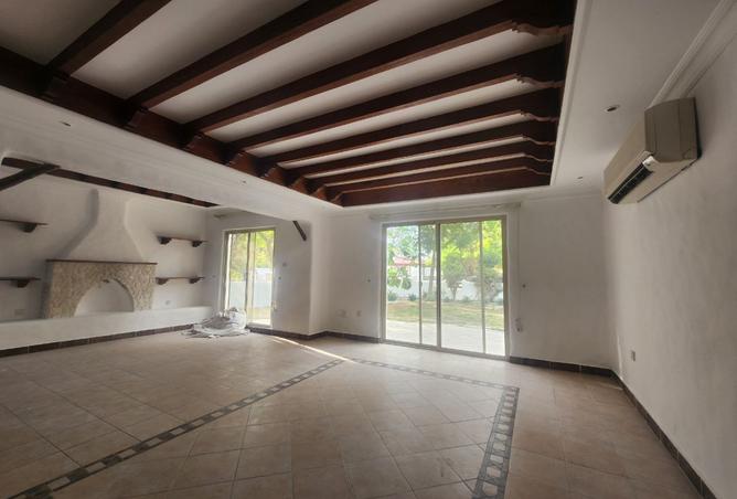 916214 - Property Image 2