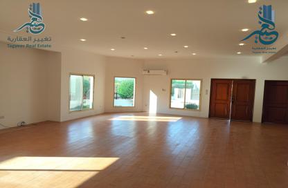 Villa - 3 Bedrooms - 4 Bathrooms for rent in Janabiya - Northern Governorate
