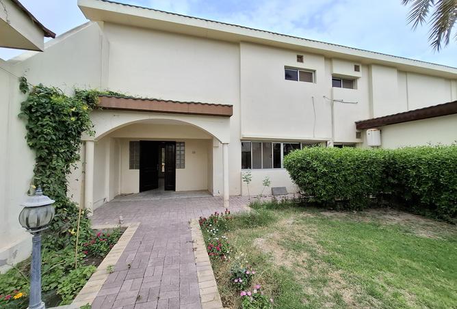 916610 - Property Image 2