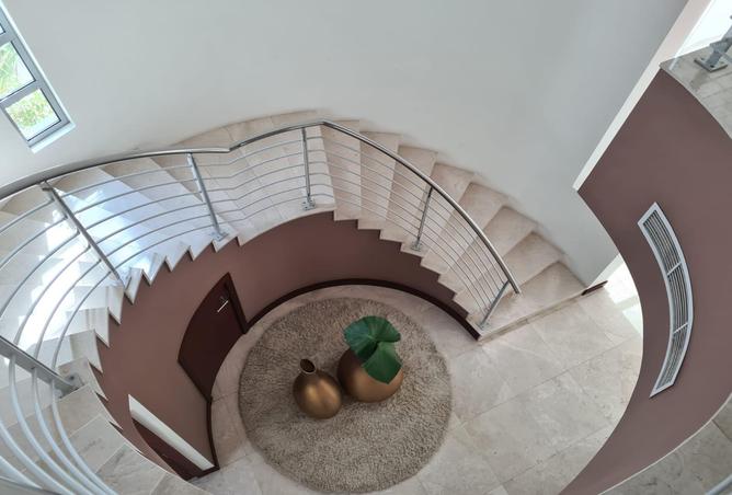 917412 - Property Image 2