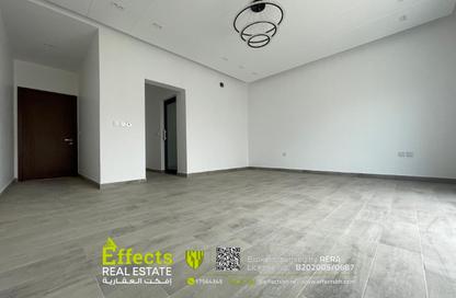 Villa - 4 Bedrooms - 5 Bathrooms for sale in Maqabah - Northern Governorate