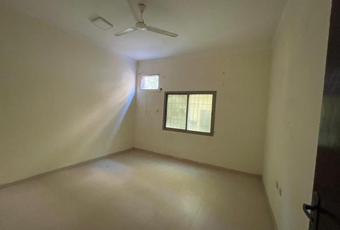 921625 - Property Image 2