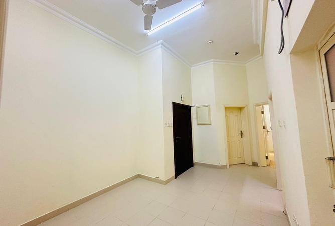 993255 - Property Image 2