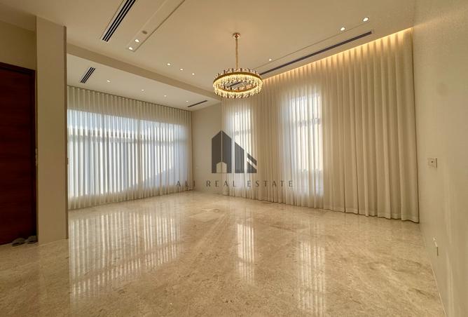 53111705 - Property Image 3